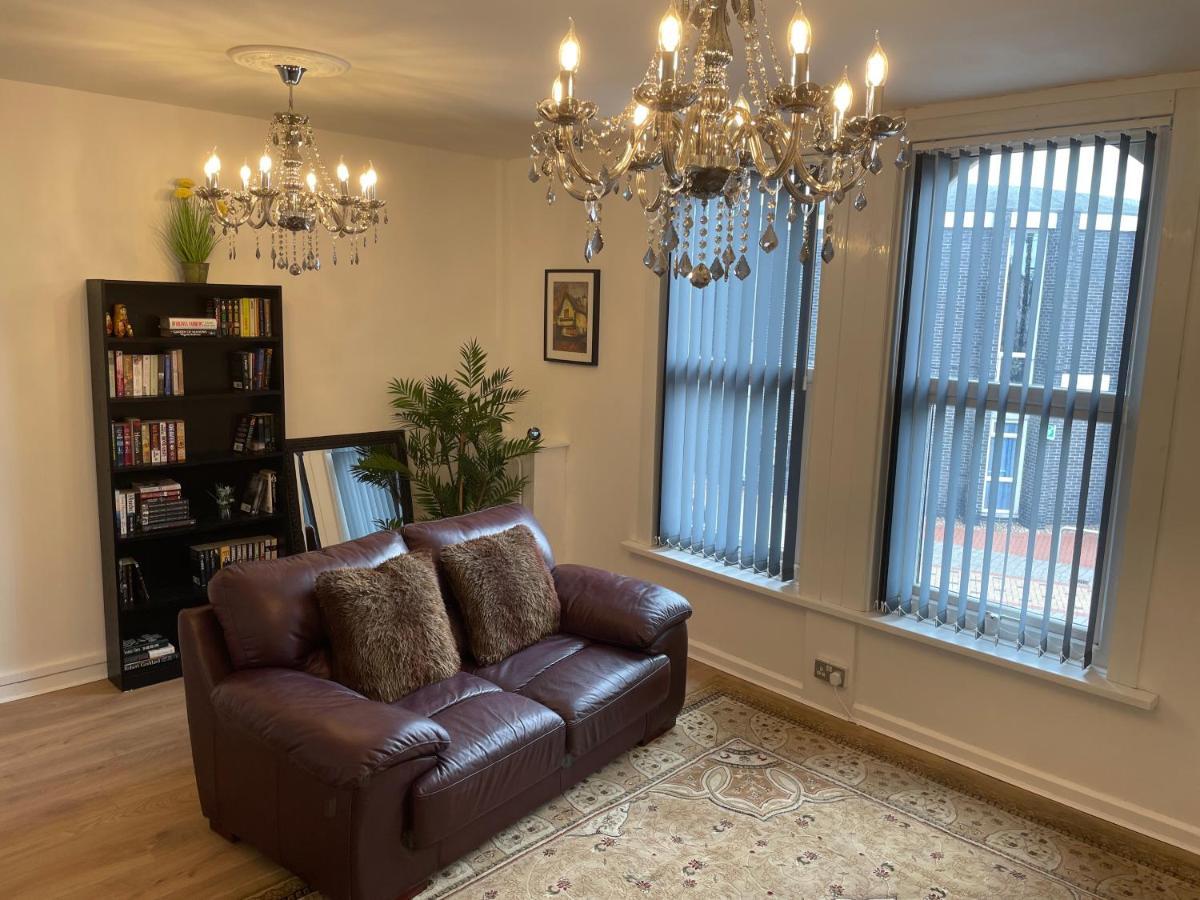 Lovely 2 Bed Apartment, Arnold Town Centre. Nottingham Buitenkant foto
