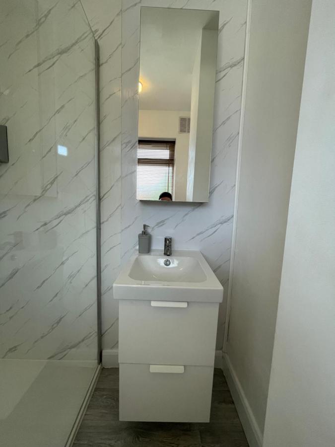 Lovely 2 Bed Apartment, Arnold Town Centre. Nottingham Buitenkant foto